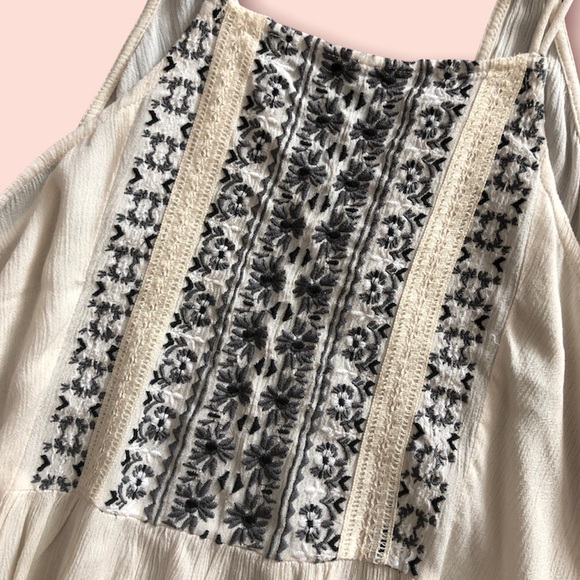 Abercrombie & Fitch Embroidered Tank - Picture 4 of 6